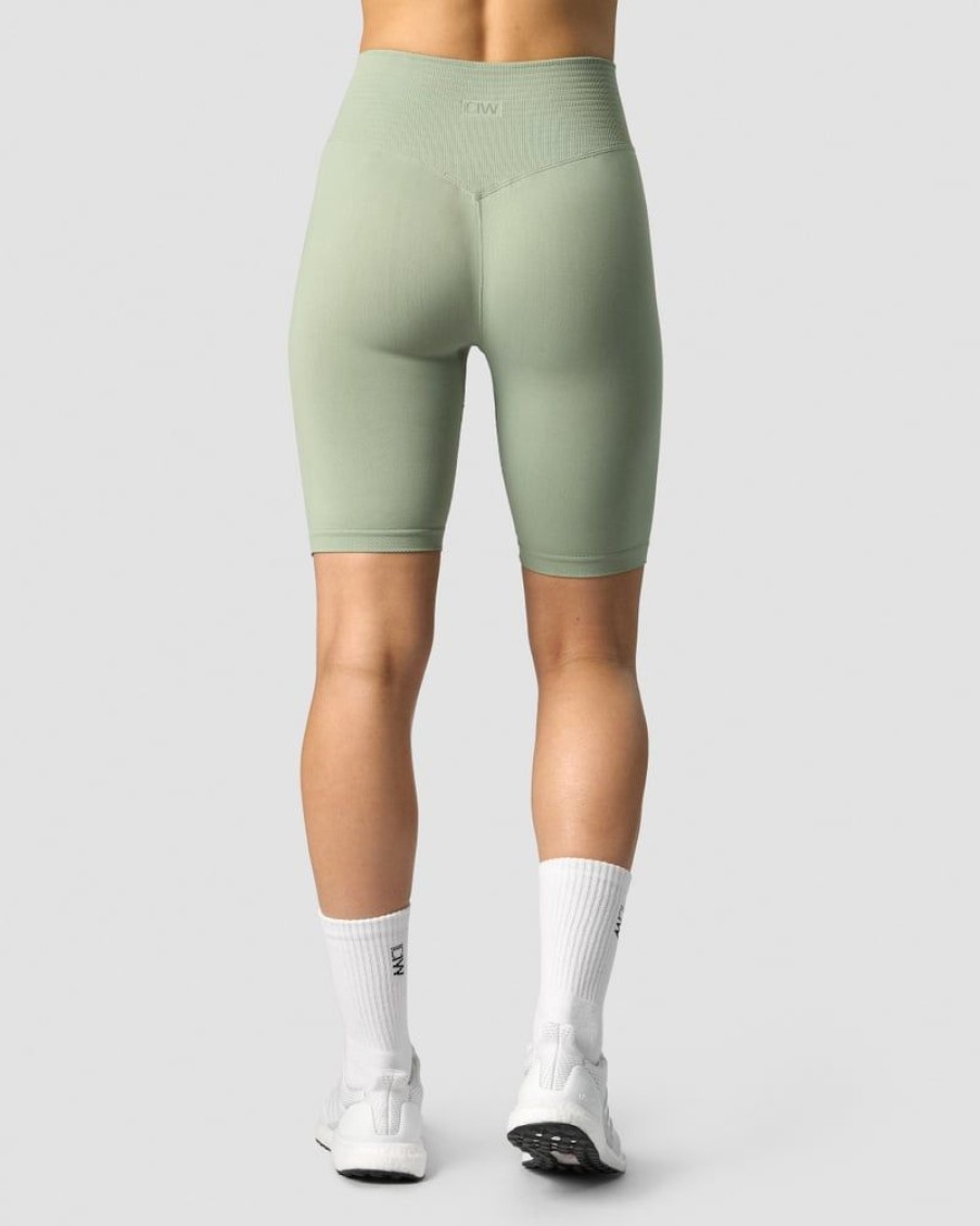 Naiset ICIW Seamless | Define Seamless V-Shape Biker Shorts Light Sage Green